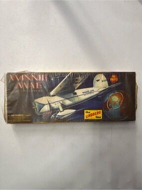 Winnie Mae 46-Piece Model Airplane Kit - White